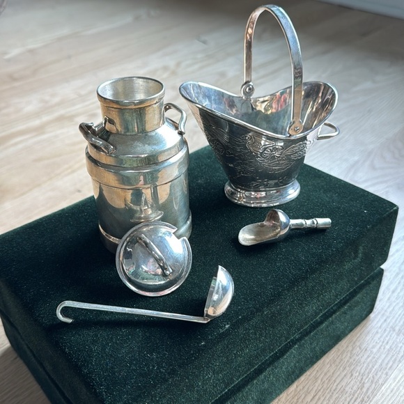 Vintage Silver Neiman Marcus Cream and Sugar Set in Box - Picture 4 of 6